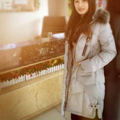 背飘带狐狸毛领羽绒服 长款